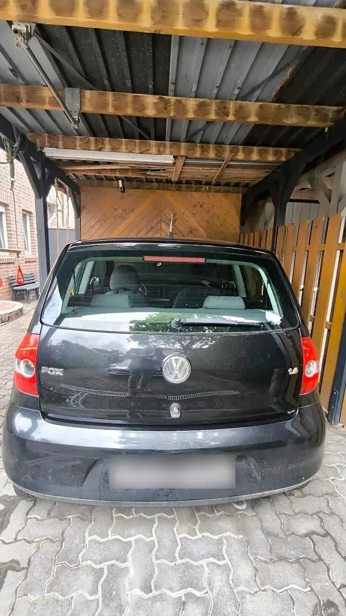 Gebraucht VW Fox 75 PS (55 kW) 2010 Schwarz Kleinwagen