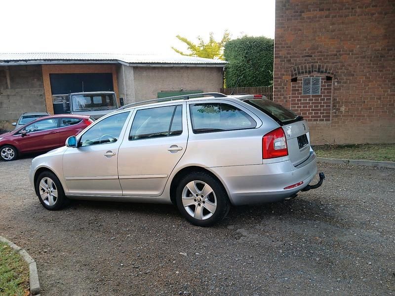 Gebraucht Skoda Octavia Classic 122 PS (89 kW) 2011 Kombi