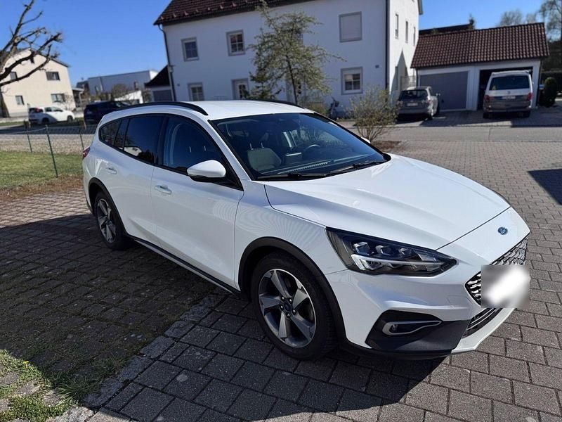 Usado Ford Focus Active X 155 CV (114 kW) 2020 Blanco Familiar