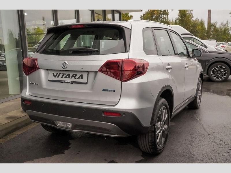 Neu Suzuki Vitara Club 129 PS (94 kW) 2025 Silber SUV