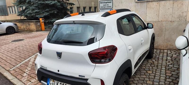 Gebraucht Dacia Spring Comfort Plus 33 kW (45 PS) 2022 Weiß Kleinwagen