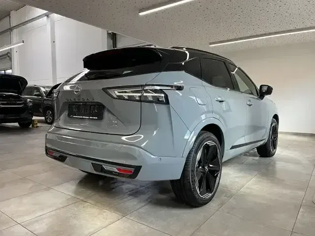 Neu Nissan Qashqai 158 PS (116 kW) 2026 Deep ocean / dach schwarz SUV