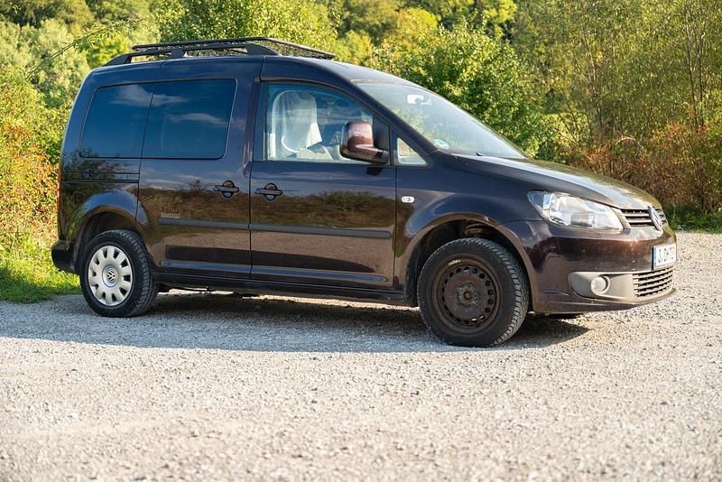 Gebraucht VW Caddy 105 PS (77 kW) 2011 Violet Van / Kleinbus