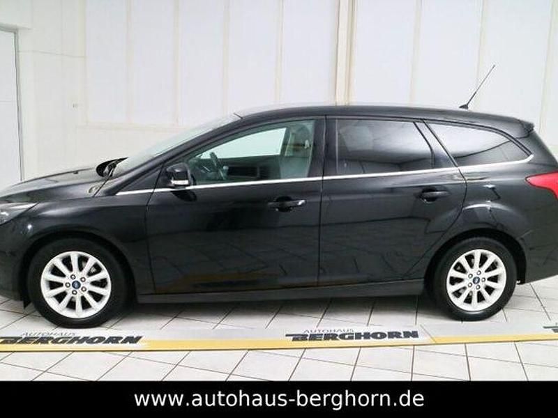 Gebraucht Ford Focus Titanium 125 PS (91 kW) 2017 Schwarz Kombi