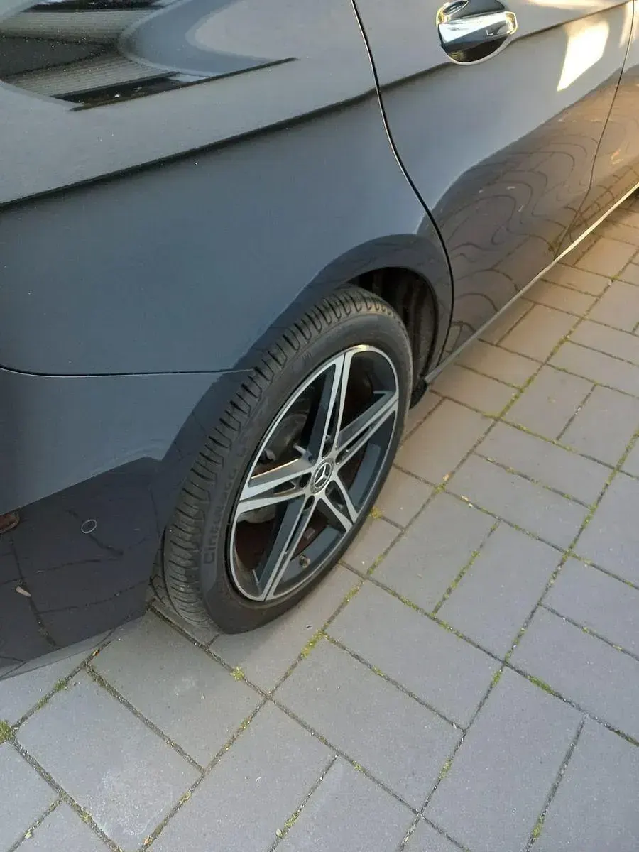 Gebraucht Mercedes B180 136 PS (100 kW) 2023 Schwarz Van / Kleinbus