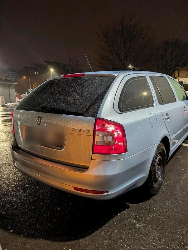 Gebraucht Skoda Octavia Impuls Edition 105 PS (77 kW) 2011 Silber Kombi