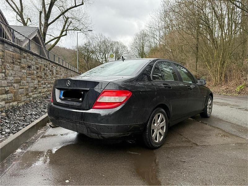 Gebraucht Mercedes C180 156 PS (114 kW) 2010 Schwarz Limousine