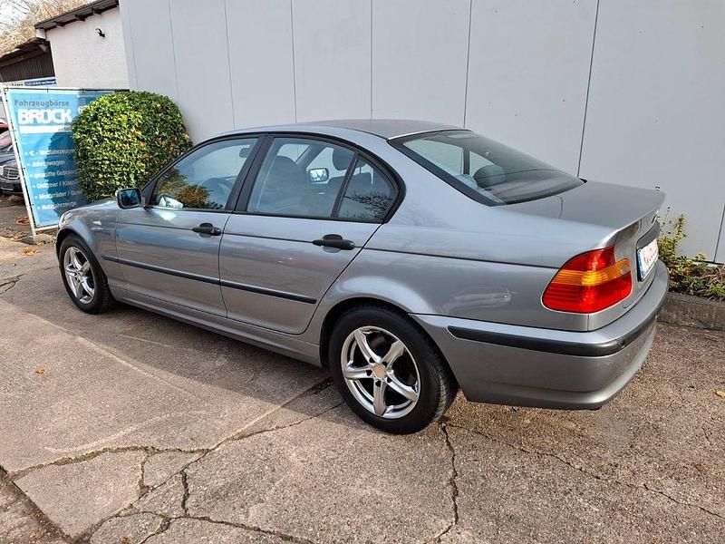 Second-hand BMW 320 150 CP (110 kW) 2004 Gri Berlinǎ