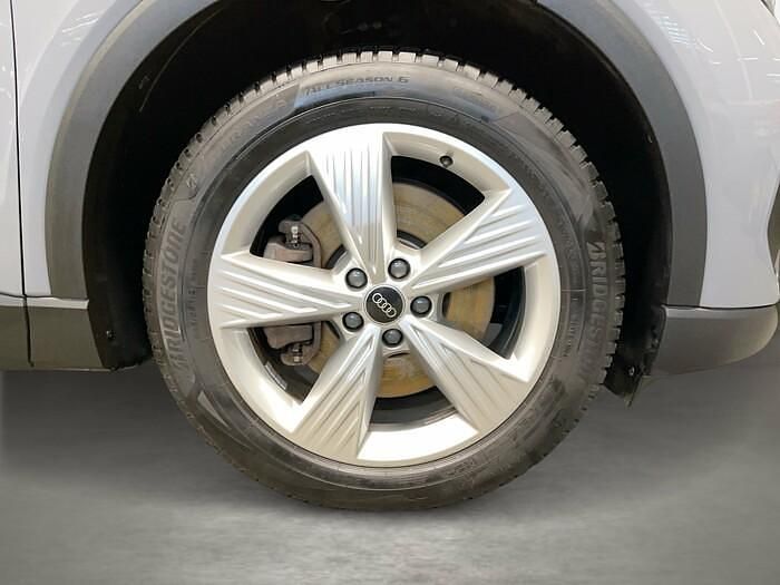 Gebraucht Audi Q4 e-tron Comfort 150 kW (204 PS) 2022 Grau SUV