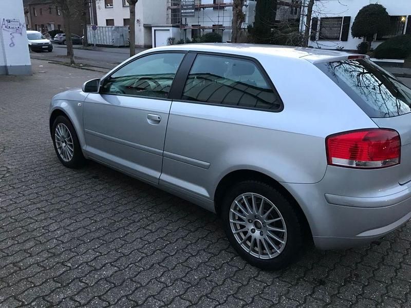 Gebraucht Audi A3 Ambiente 102 PS (75 kW) 2004 Limousine