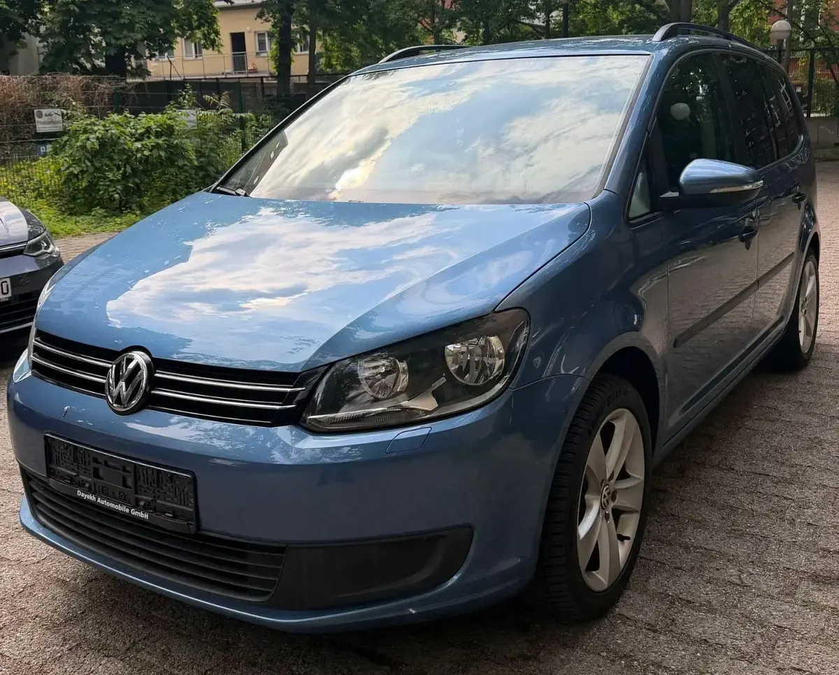 Gebraucht VW Touran Trendline 105 PS (77 kW) 2011 Blau Van / Kleinbus