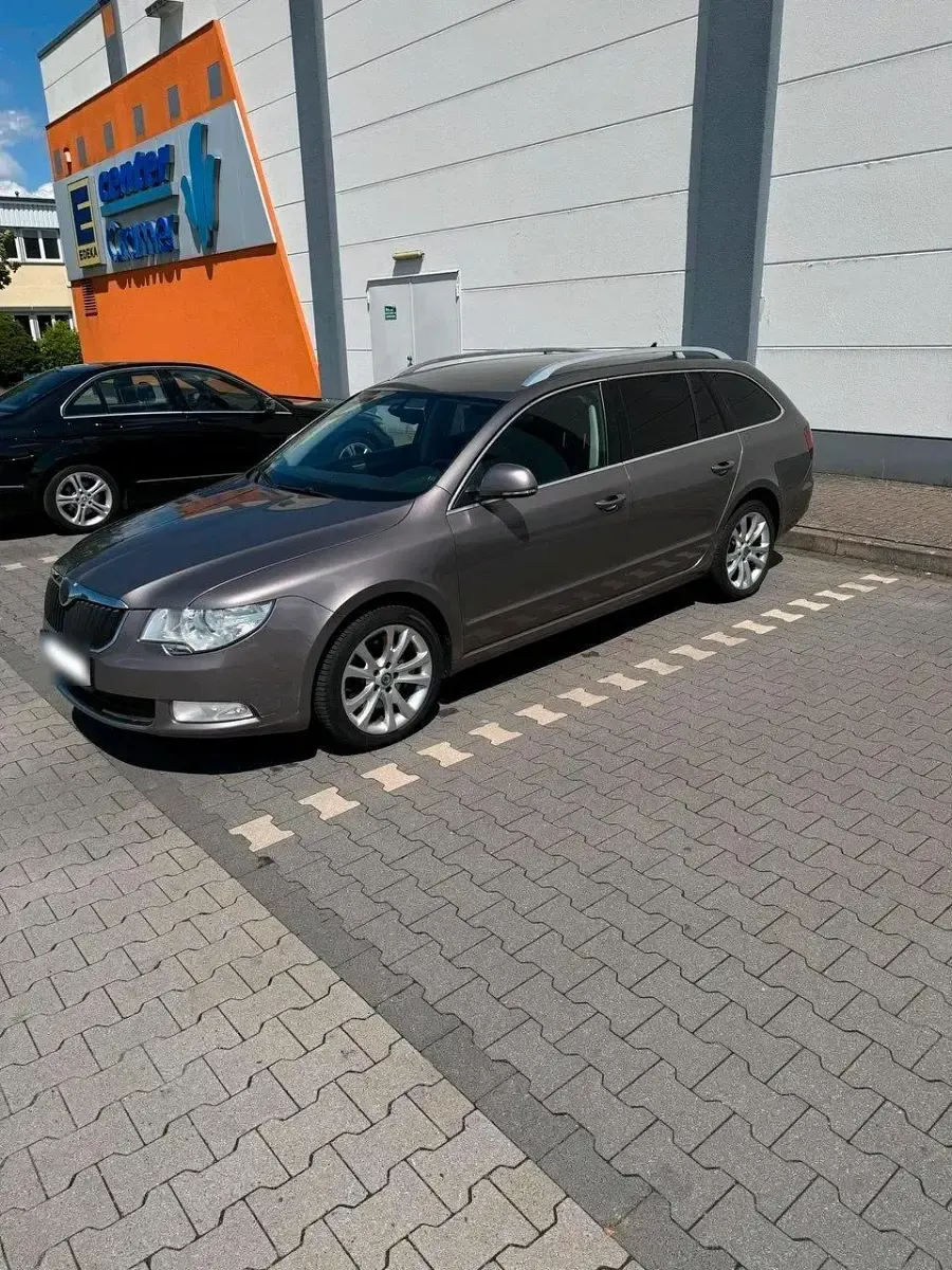 Gebraucht Skoda Superb 170 PS (125 kW) 2010 Violet Kombi