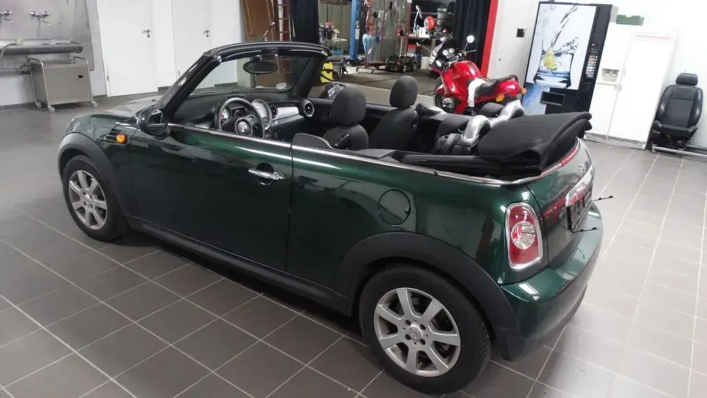 Gebraucht Mini One Cabriolet 98 PS (72 kW) 2011 Grün Cabrio