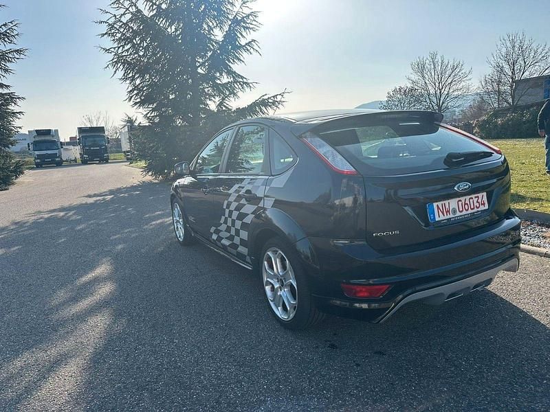 Gebraucht Ford Focus 145 PS (106 kW) 2009 Schwarz Limousine