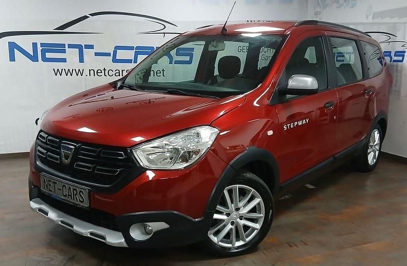 Rot Gebraucht 2022 Dacia Lodgy Stepway Van / Kleinbus | 10.850 € (Guter Preis) - Bild 1/3