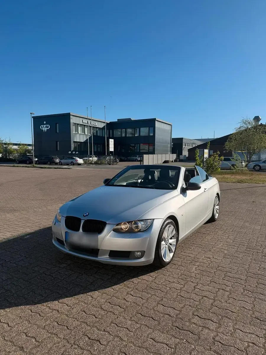 Gebraucht BMW 320 Cabriolet 177 PS (130 kW) 2010 Silber Cabrio