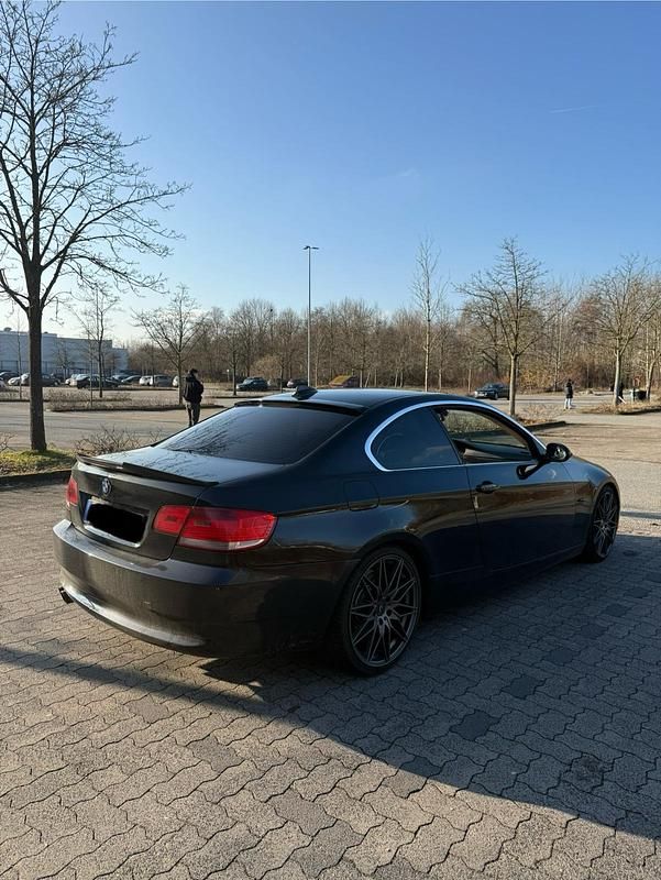Gebraucht BMW 330 231 PS (169 kW) 2007 Schwarz Coupé
