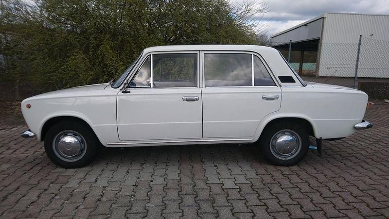 Gebraucht Lada 1200 60 PS (44 kW) 1983 Weiß Limousine