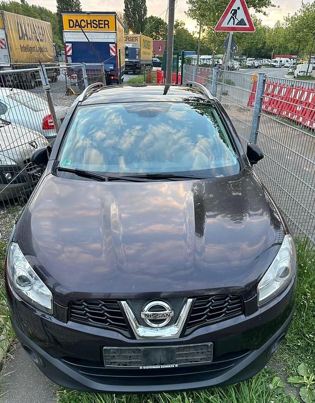 Schwarz Gebraucht 2010 Nissan Qashqai SUV | 4.250 € (Superpreis) - Bild 1/4