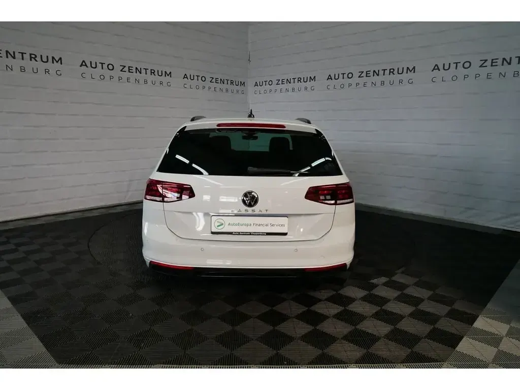 Gebraucht VW Passat Business 150 PS (110 kW) 2023 Weiß Kombi