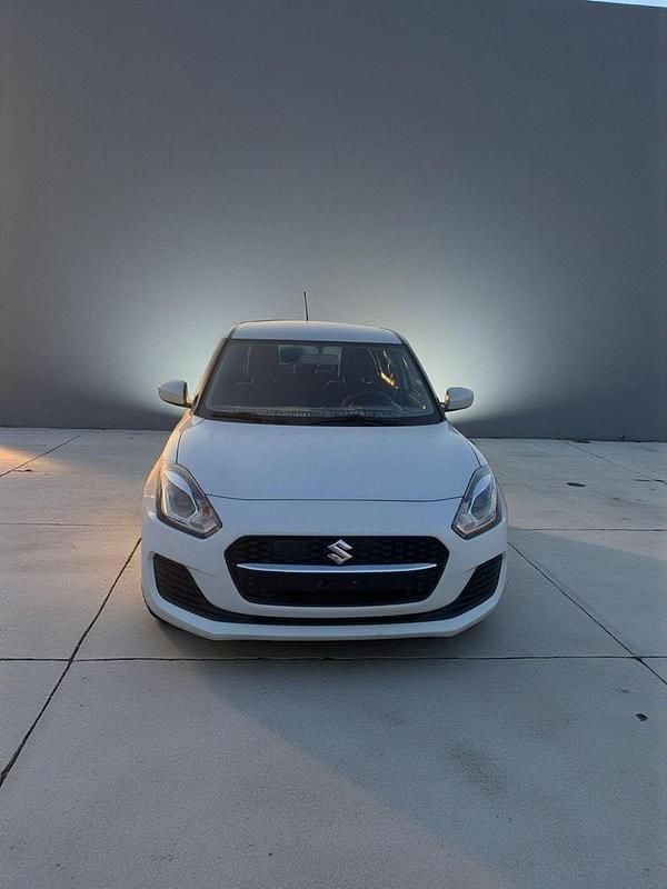 Gebraucht Suzuki Swift 83 PS (61 kW) 2021 Weiß Kleinwagen