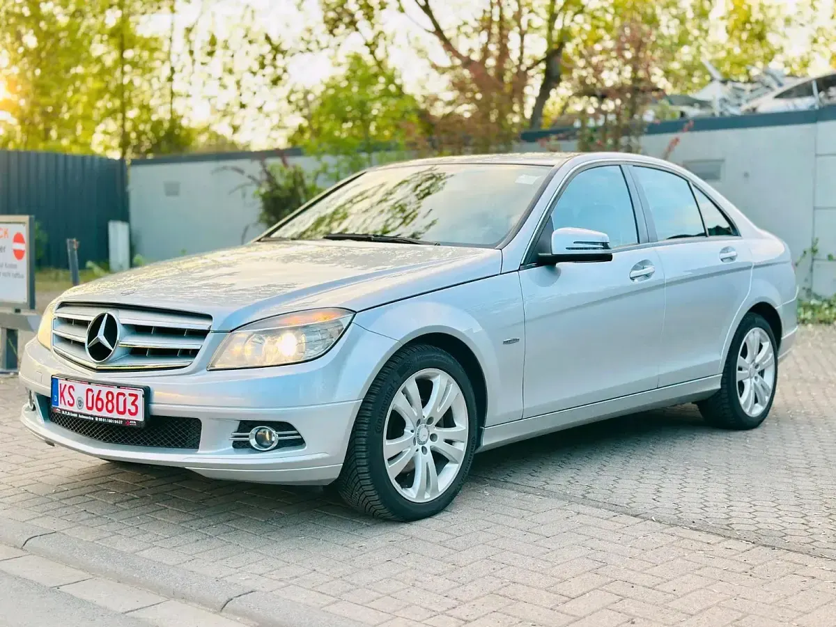 Gebraucht Mercedes C220 Classic 170 PS (125 kW) 2011 Silber Limousine