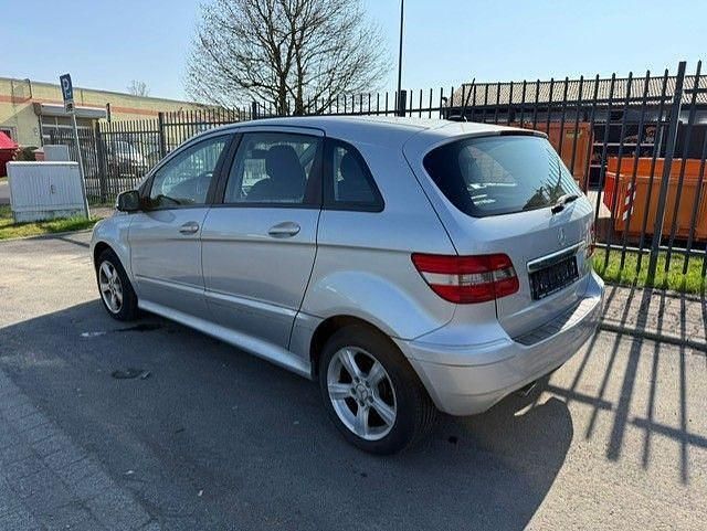 Gebraucht Mercedes B170 116 PS (85 kW) 2008 Silber Van / Kleinbus