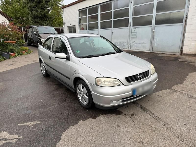 Grau Gebraucht 2002 Opel Astra Coupé | 1.000 € (Fairer Preis) - Bild 1/4