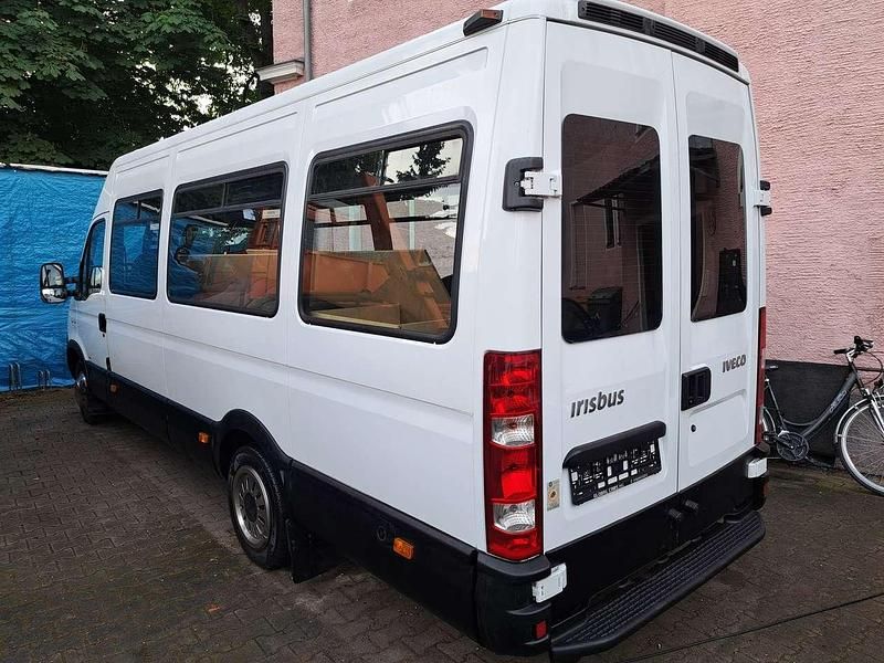 Gebraucht Iveco Daily 145 PS (106 kW) 2010 Weiß Van / Kleinbus