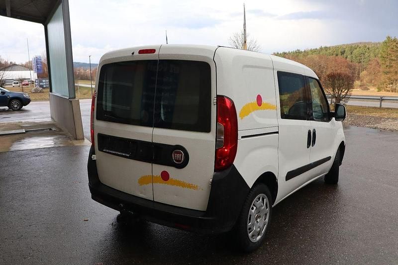 Gebraucht Fiat Doblò 135 PS (99 kW) 2015 Weiß Van / Kleinbus