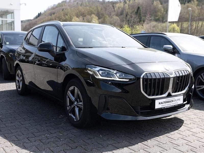 Gebraucht BMW 218 Active Tourer 136 PS (100 kW) 2024 Schwarz Van / Kleinbus