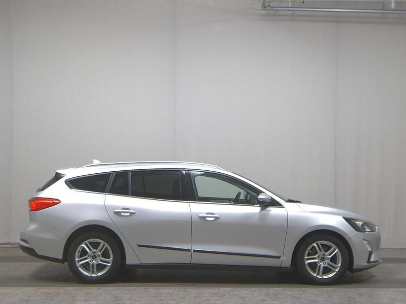 Silber Gebraucht 2019 Ford Focus Cool & Connect Kombi | 7.280 € (Guter Preis) - Bild 1/4