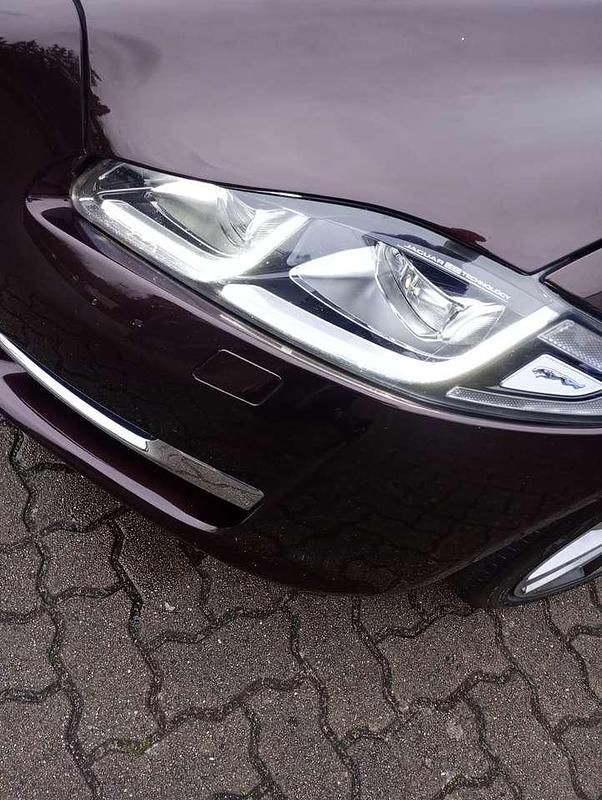 Gebraucht Jaguar XJ Premium Luxury 300 PS (220 kW) 2018 Aurora redjbc2205 Limousine