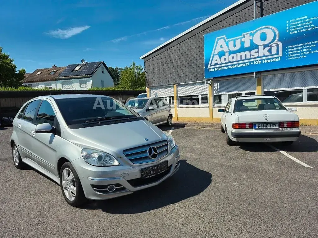 Gebraucht Mercedes B200 136 PS (100 kW) 2009 Silber Van / Kleinbus