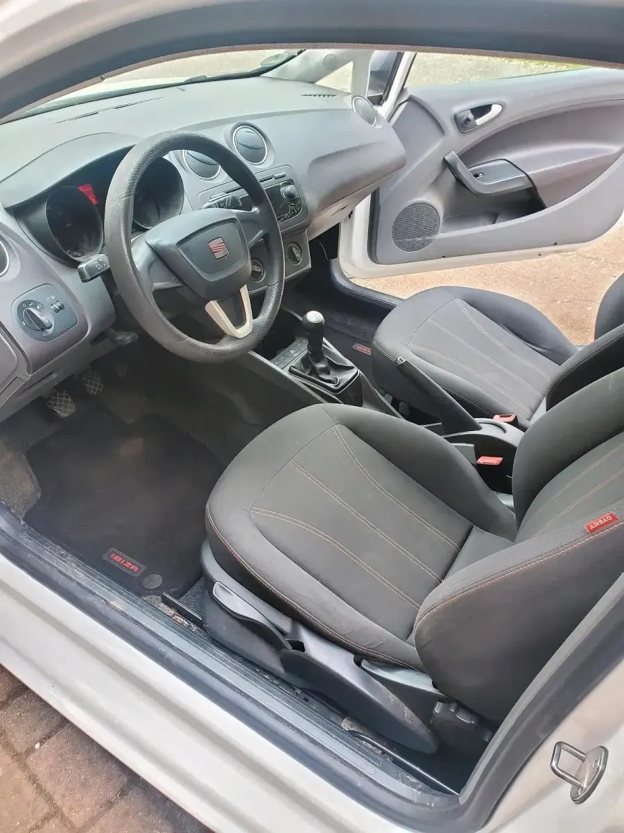 Gebraucht Seat Ibiza 60 PS (44 kW) 2011 Weiß Kleinwagen