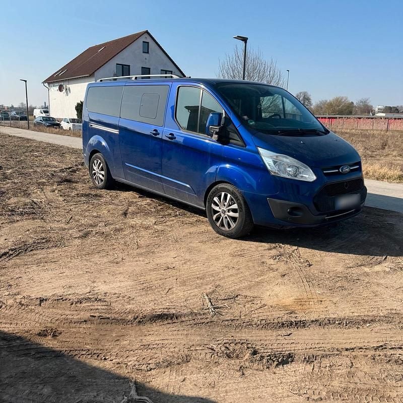 Gebraucht Ford Tourneo Titanium 170 PS (125 kW) 2017 Blau Van / Kleinbus