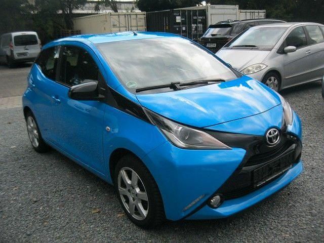 Blau Gebraucht 2016 Toyota Aygo X-cite Kleinwagen | 6.700 € (Fairer Preis) - Bild 1/4