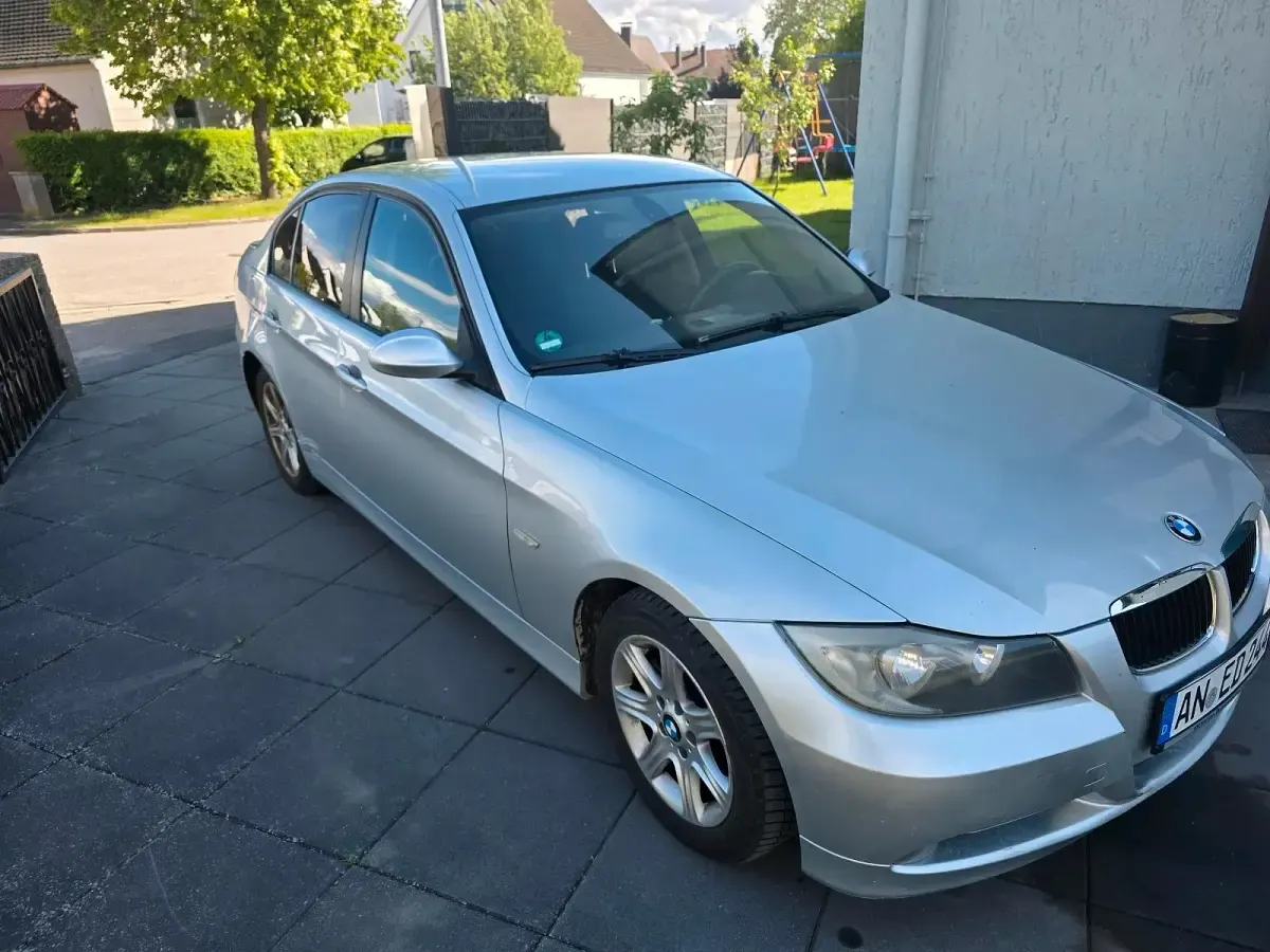 Brugt BMW 320 174 HK (127 kW) 2007 Sølv Sedan