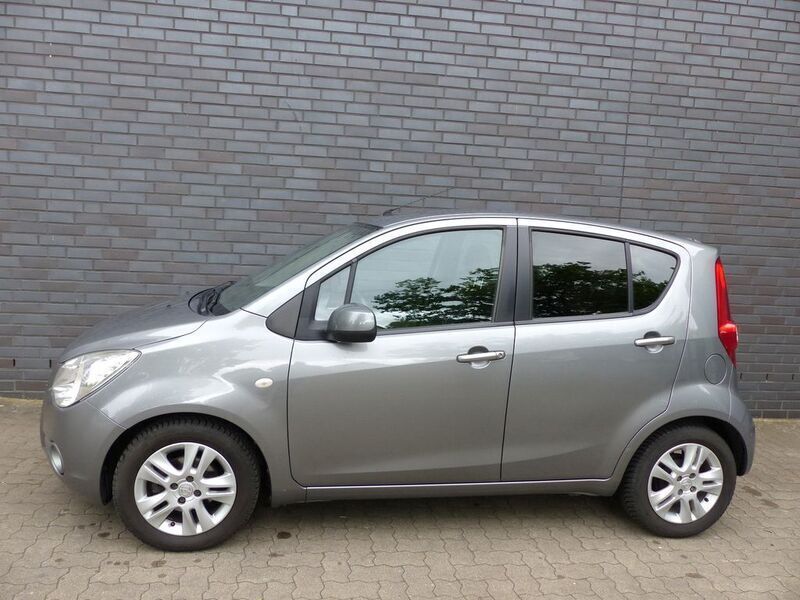 Grau Gebraucht 2012 Opel Agila Edition Limousine | 7.250 € (Fairer Preis) - Bild 1/4