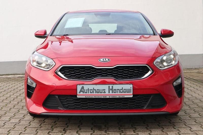Gebraucht Kia Ceed Vision 99 PS (72 kW) 2018 Rot Kleinwagen