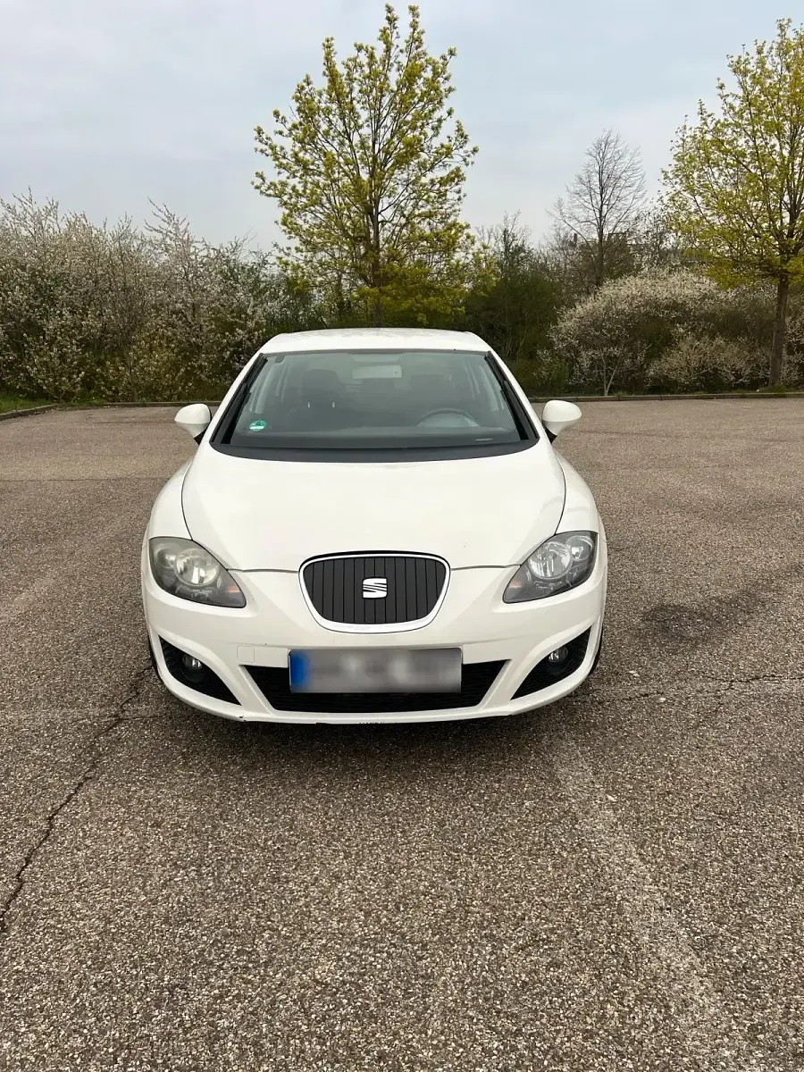 Usata Seat Leon 105 CV (77 kW) 2011 Bianco Utilitaria