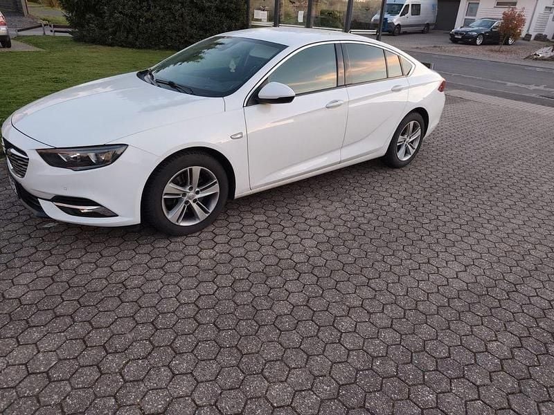 Gebraucht Opel Insignia Edition 170 PS (125 kW) 2019 Weiß Limousine