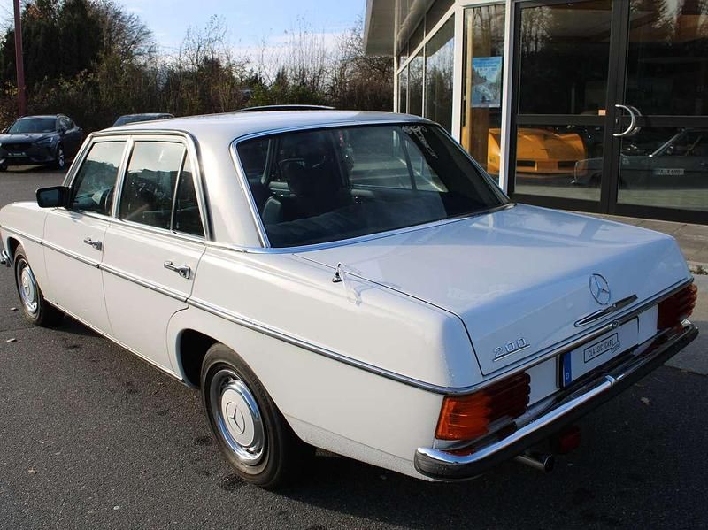 Gebraucht Mercedes 200/8 86 PS (63 kW) 1976 737 Limousine