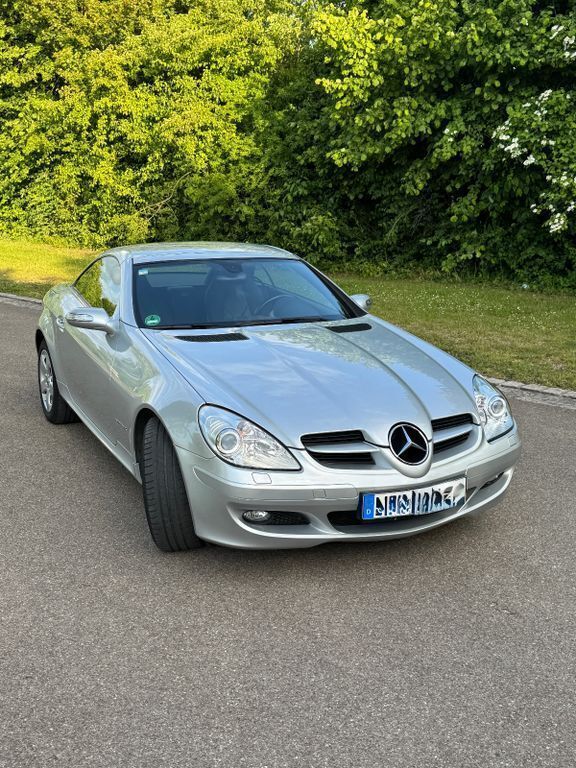 Silber Gebraucht 2007 Mercedes SLK200 Cabrio | 7.900 € (Superpreis) - Bild 1/4