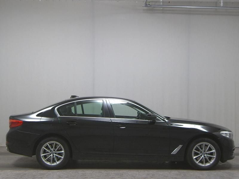Schwarz Gebraucht 2020 BMW 520 Performance Limousine | 18.250 € (Superpreis) - Bild 1/4