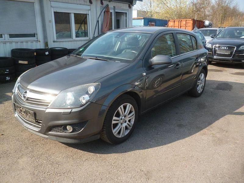 Gebraucht Opel Astra Innovation 90 PS (66 kW) 2009 Grau Limousine