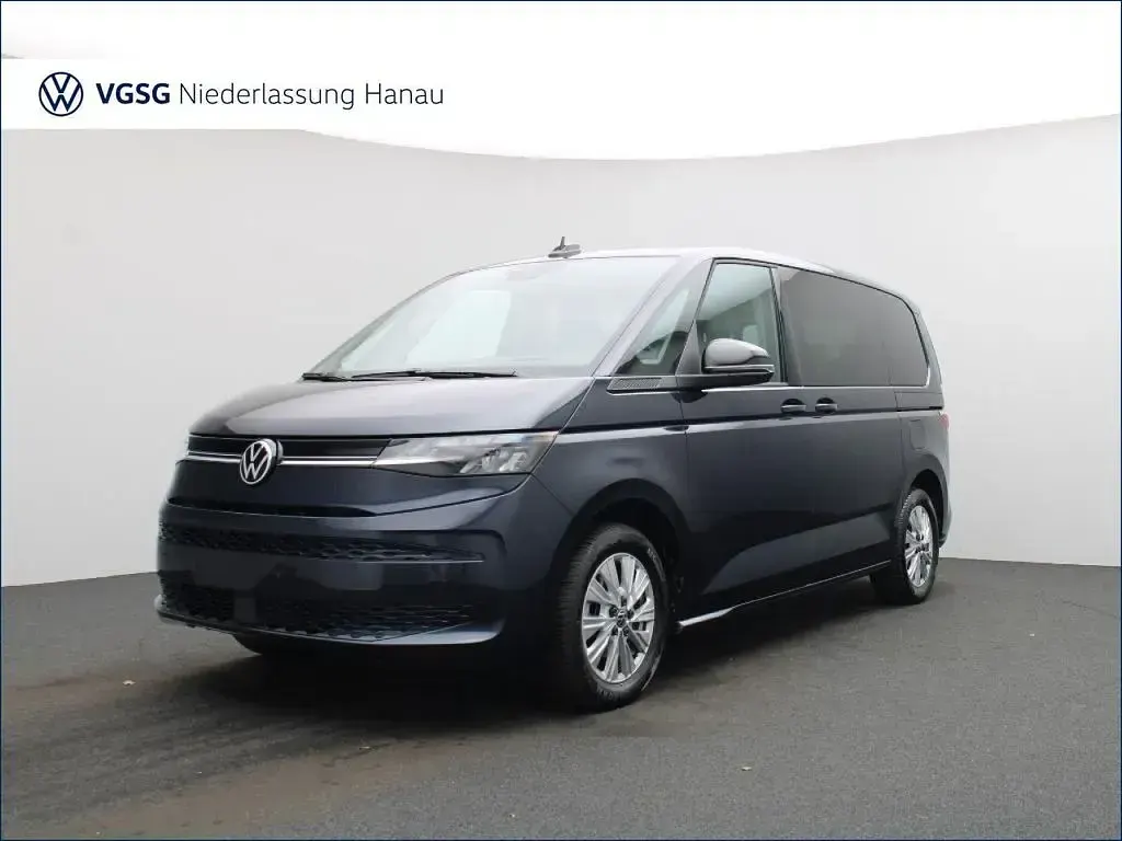 Second-hand VW Multivan Life 150 CP (110 kW) 2025 Albastru Monovolum