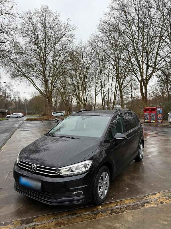 Gebraucht VW Touran 150 PS (110 kW) 2022 Schwarz Van / Kleinbus