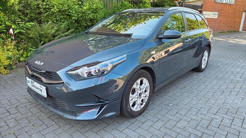 Grau Gebraucht 2022 Kia Ceed Sportswagon Kombi | 18.460 € (Guter Preis) - Bild 1/4