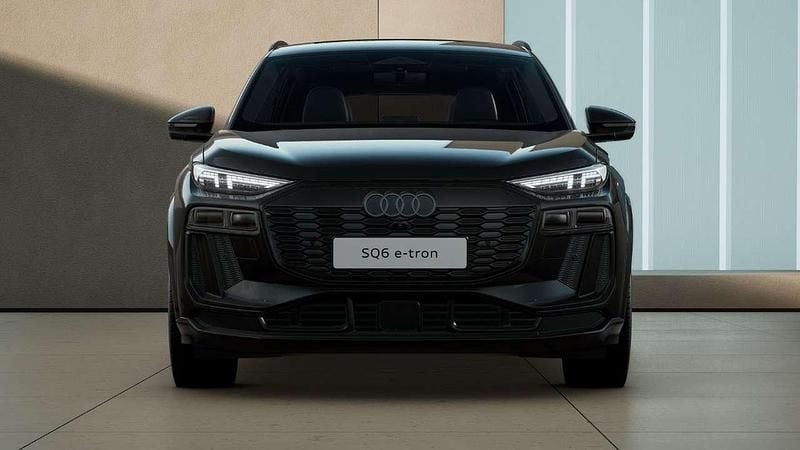 Gebraucht Audi SQ6 e-tron Ambiente 360 kW (490 PS) 2025 Mythosschwarz metallic SUV